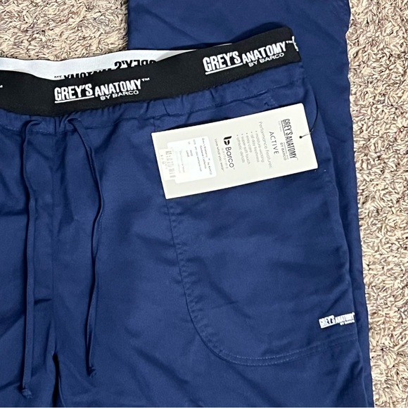 Grey's Anatomy scrub set - Picture 6 of 8